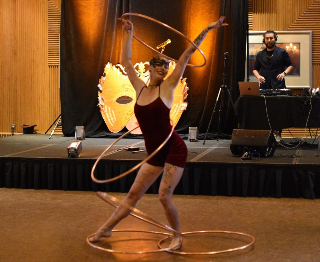 Jazzy 6 Hula Hoop Act